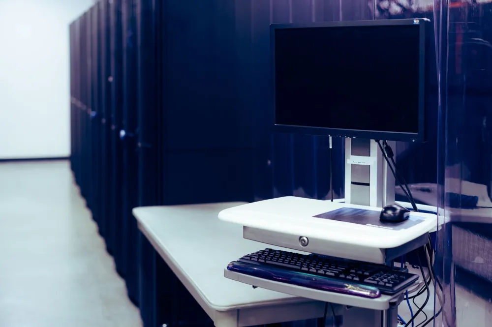 Server room temperature and UPS monitoring as part of an IT AMC contract in Dubai