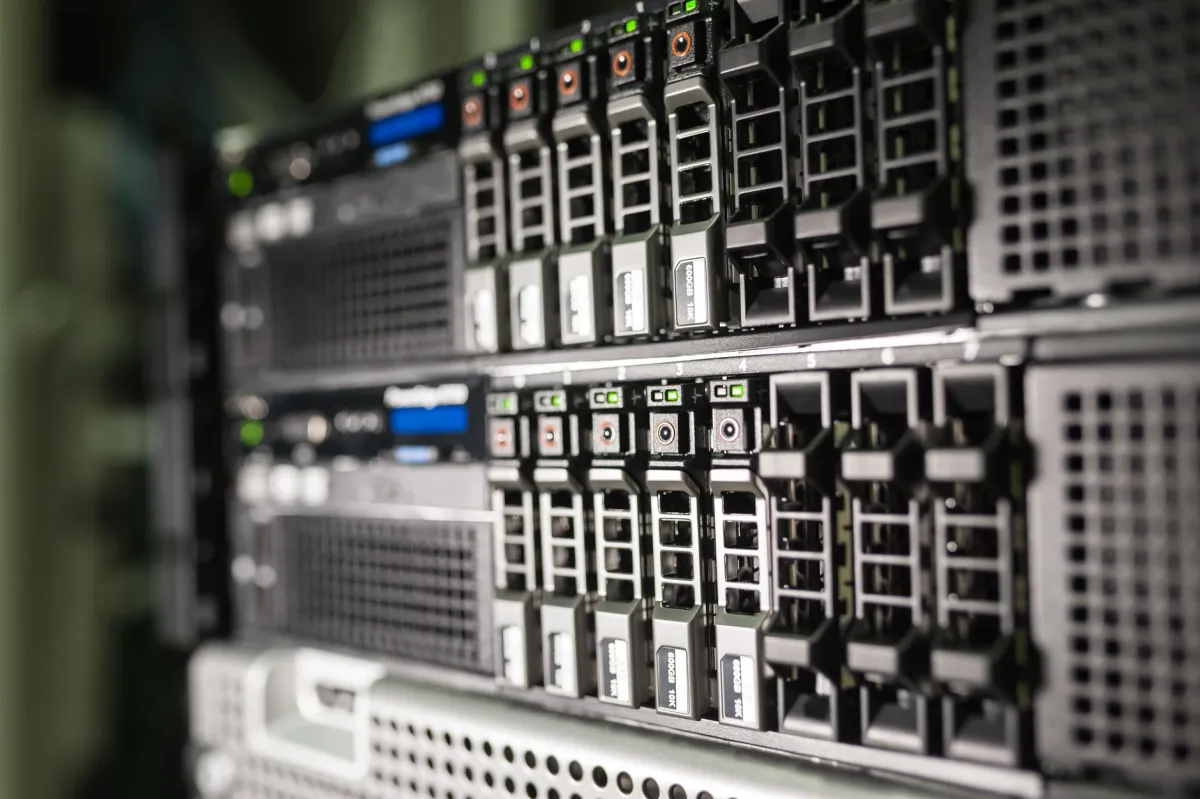 IT engineer installing Windows Server in a Dubai Silicon Oasis office server room