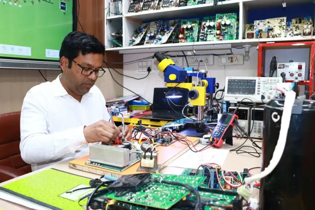 IT engineer performing annual maintenance contract support in a Dubai Media City office